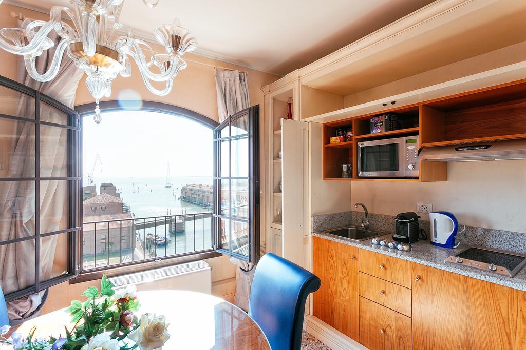 Deluxe Apartments Lagoon View Венеция Экстерьер фото